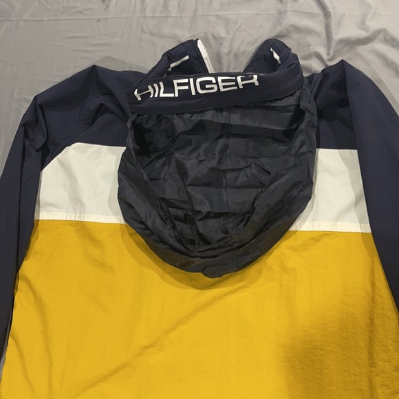 Tommy hilfiger wind breaker - Picture 4 of 5
